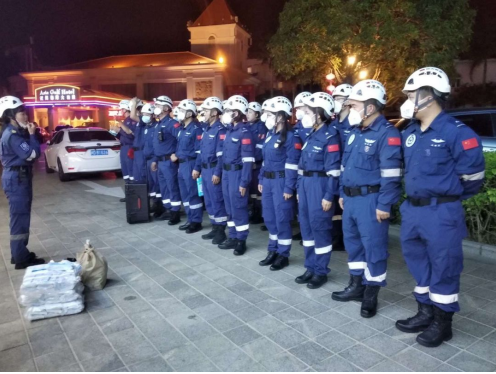 Tulung lan kerja bareng kanggo nglawan wabah kasebut: Bailikind nyumbang masker bedah lan sarung tangan nitrile menyang Xiamen